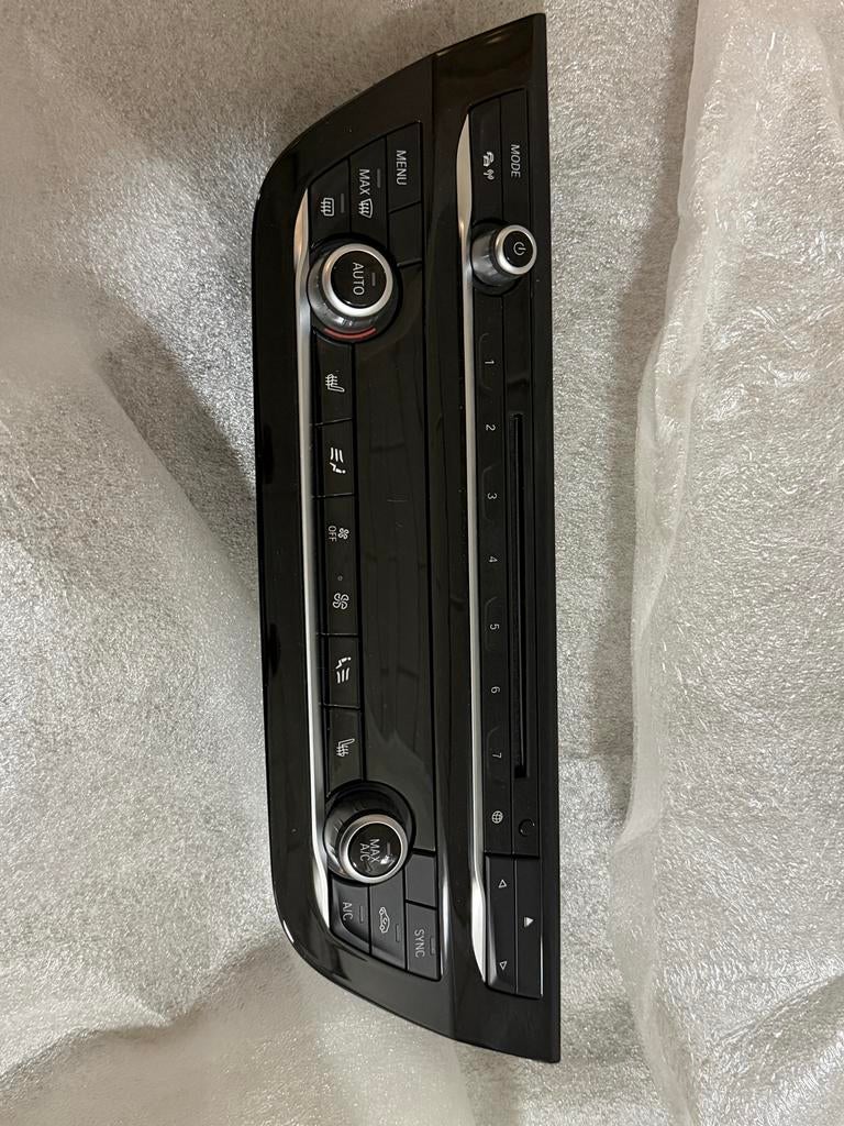 Te koop  bmw verwarming paneel en radio orgineel, Ophalen of Verzenden, BMW