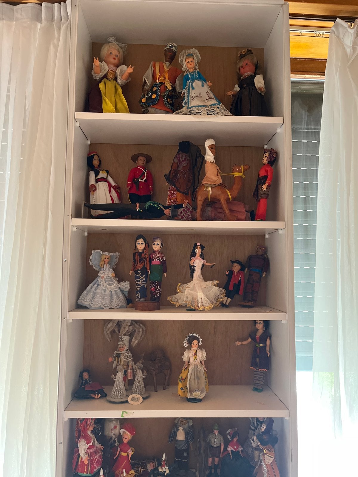 Grote collectie vintage poppen uit diverse landen, Verzamelen, Ophalen, Gebruikt, Pop
