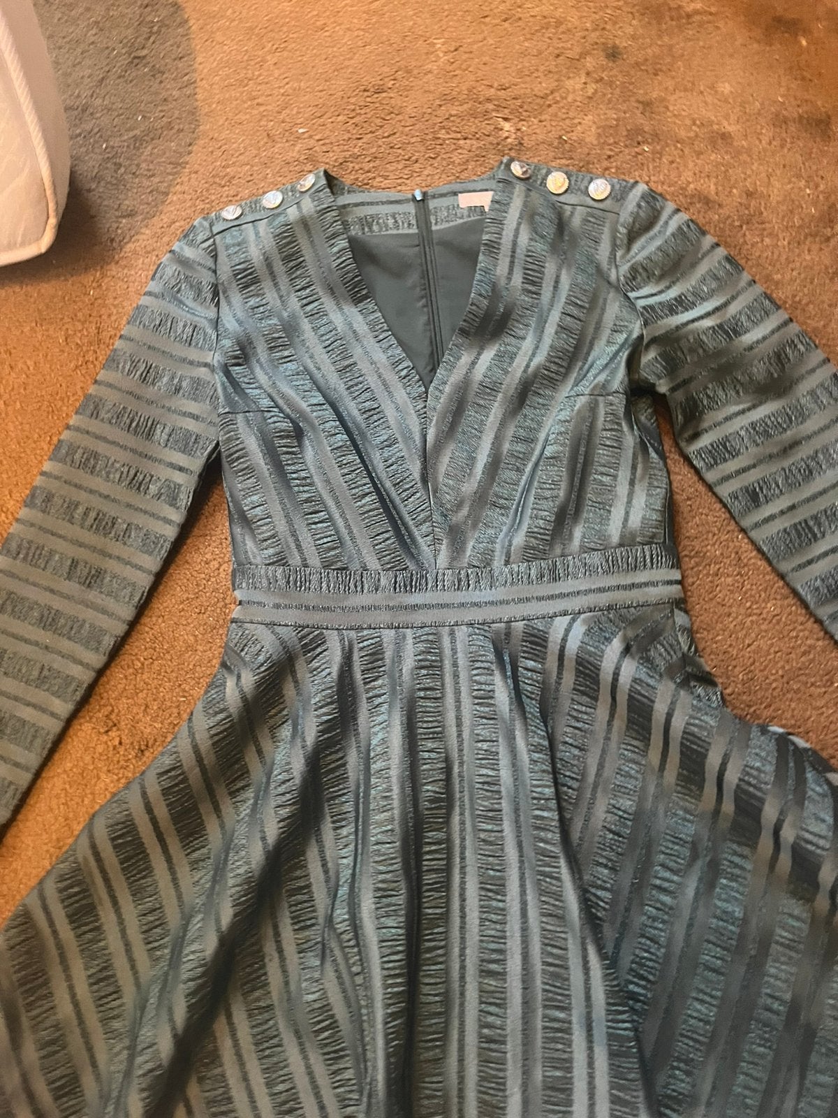 Josh v Elegant Groene Jurk met Lange Mouwen en Knoopdetails, Ophalen of Verzenden, Zo goed als nieuw, Knielengte, Maat 36 (S)