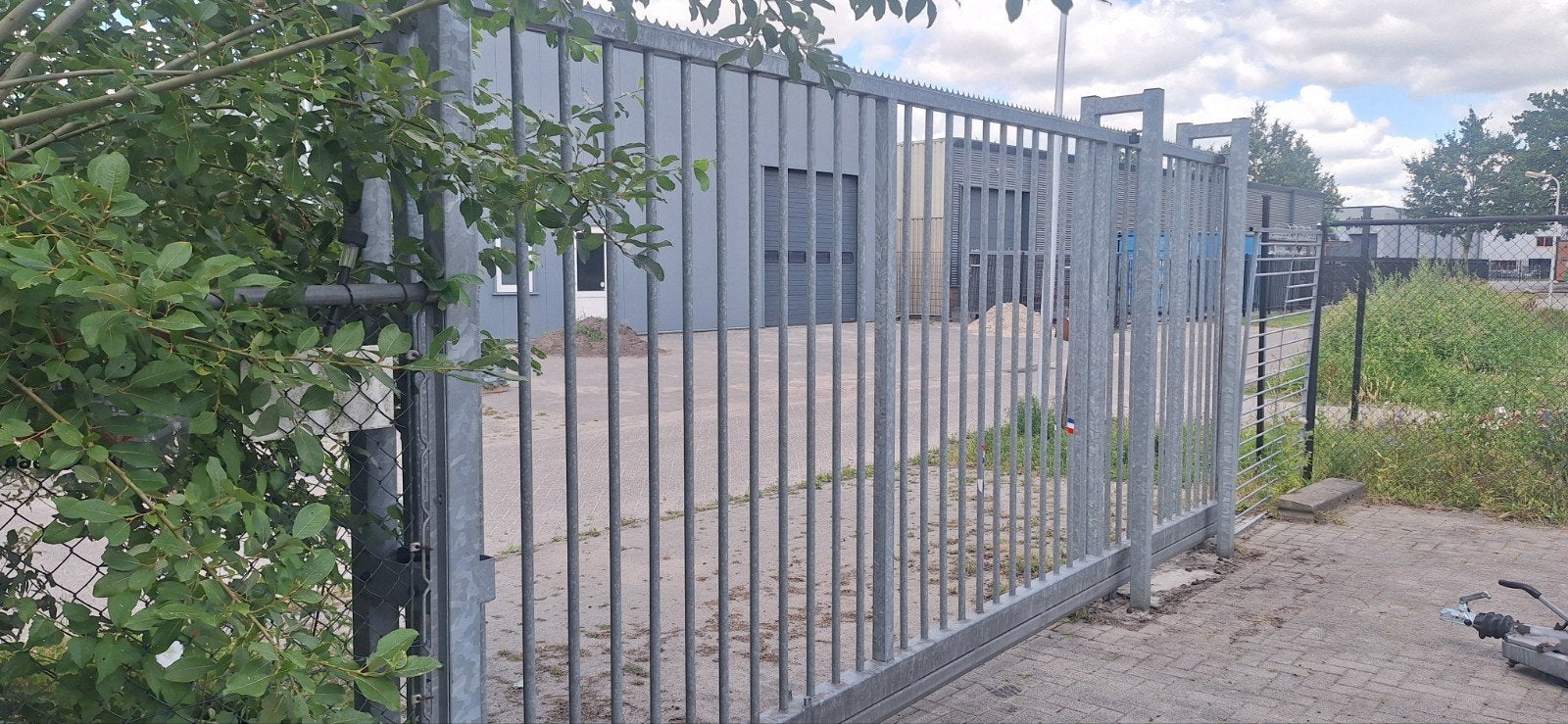 Schuifpoort 5.80m x 2.40m - Doorrijdbreedte 4.50m, Met poort, Gebruikt, IJzer, Spijlenhekwerk