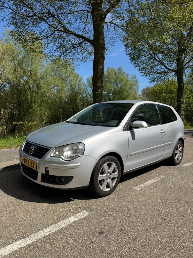 Volkswagen Polo 1.6 105PK 2008 Grijs, Voorwielaandrijving, Zwart, 4 cilinders, 1006 kg