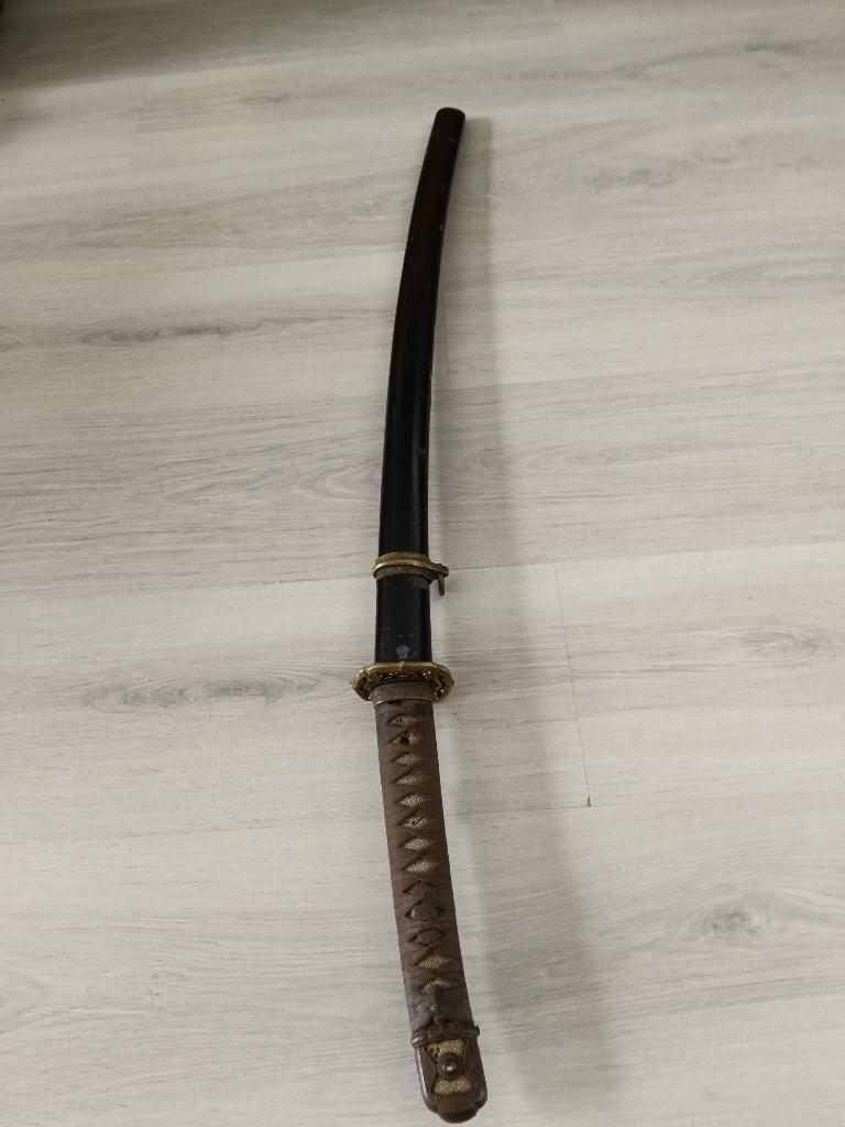 Authentieke Japanse WW2 shin gunto koshirae met tsunagi., Verzamelen, Verzenden, Landmacht, Azië, Zwaard of Sabel