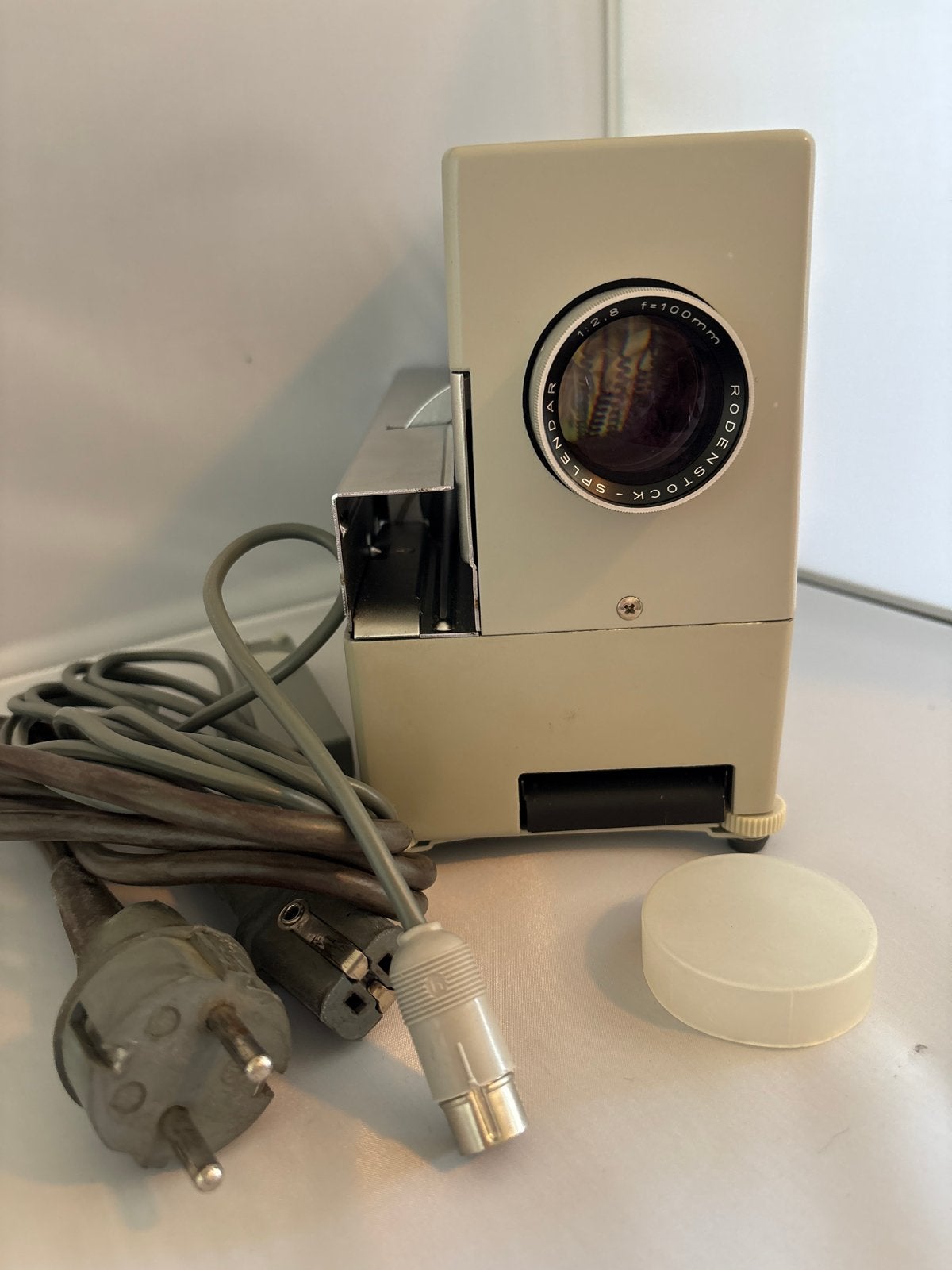 Vintage Braun Diaprojector met Rodenstock Splendar lens, Audio, Tv en Foto, Diaprojectors, Ophalen of Verzenden, Gebruikt