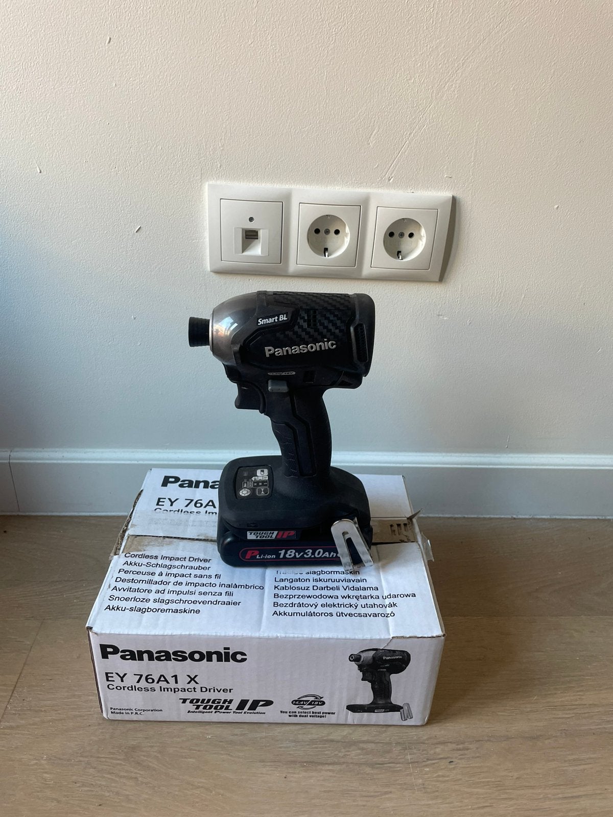 Panasonic Slagschroevendraaier ey 76a1 x nieuw, Ophalen, Zo goed als nieuw, Boor- en Schroefmachine