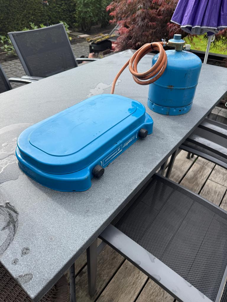 Campingaz Lagon 2-pits gasstel met deksel en gasfles, Caravans en Kamperen, Kampeeraccessoires, Ophalen of Verzenden, Gebruikt