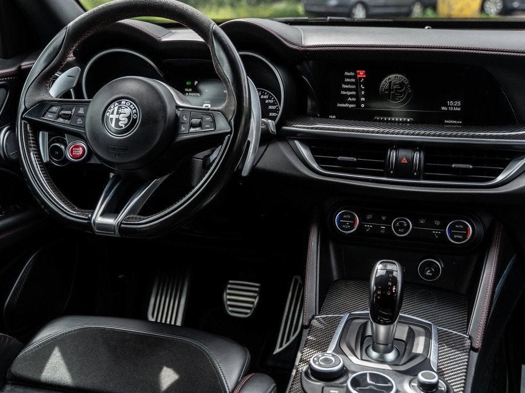 Alfa Romeo Stelvio 2.9 V6 AWD Quadrifoglio - APPLE CARPLAY -, Auto's, Alfa Romeo, Automaat, Gebruikt, 510 pk, Lichtsensor