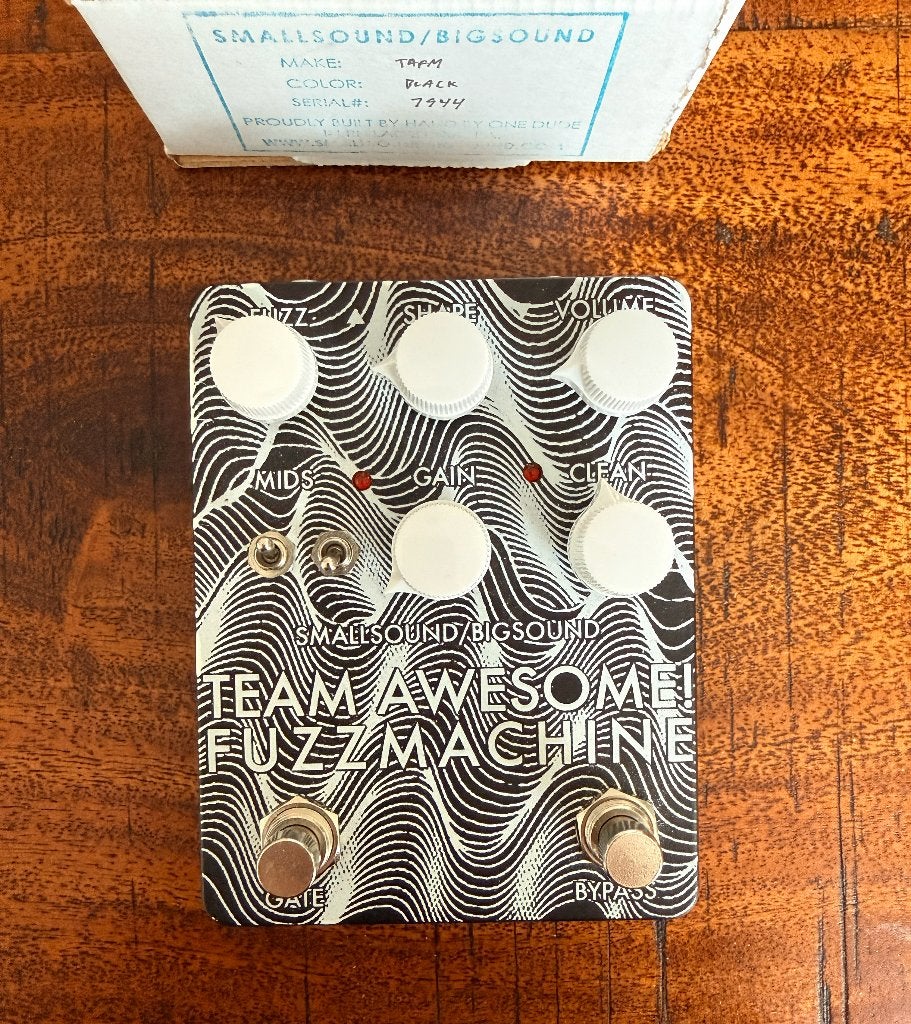 Smallsound/Bigsound Team Awesome Fuzz Machine, Muziek en Instrumenten, Effecten, Ophalen, Zo goed als nieuw, Distortion, Overdrive of Fuzz