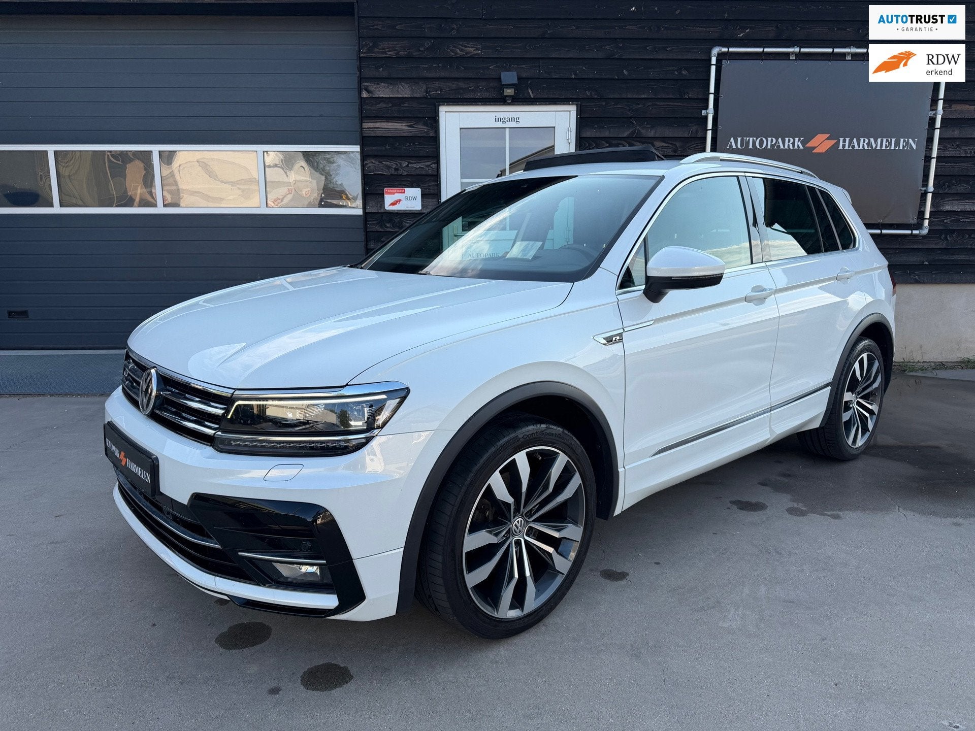 Volkswagen TIGUAN 2.0 TSI 4Motion 3X R-Line Pano Leder 360°, Auto's, Automaat, Dealer onderhouden, Gebruikt, 4 cilinders