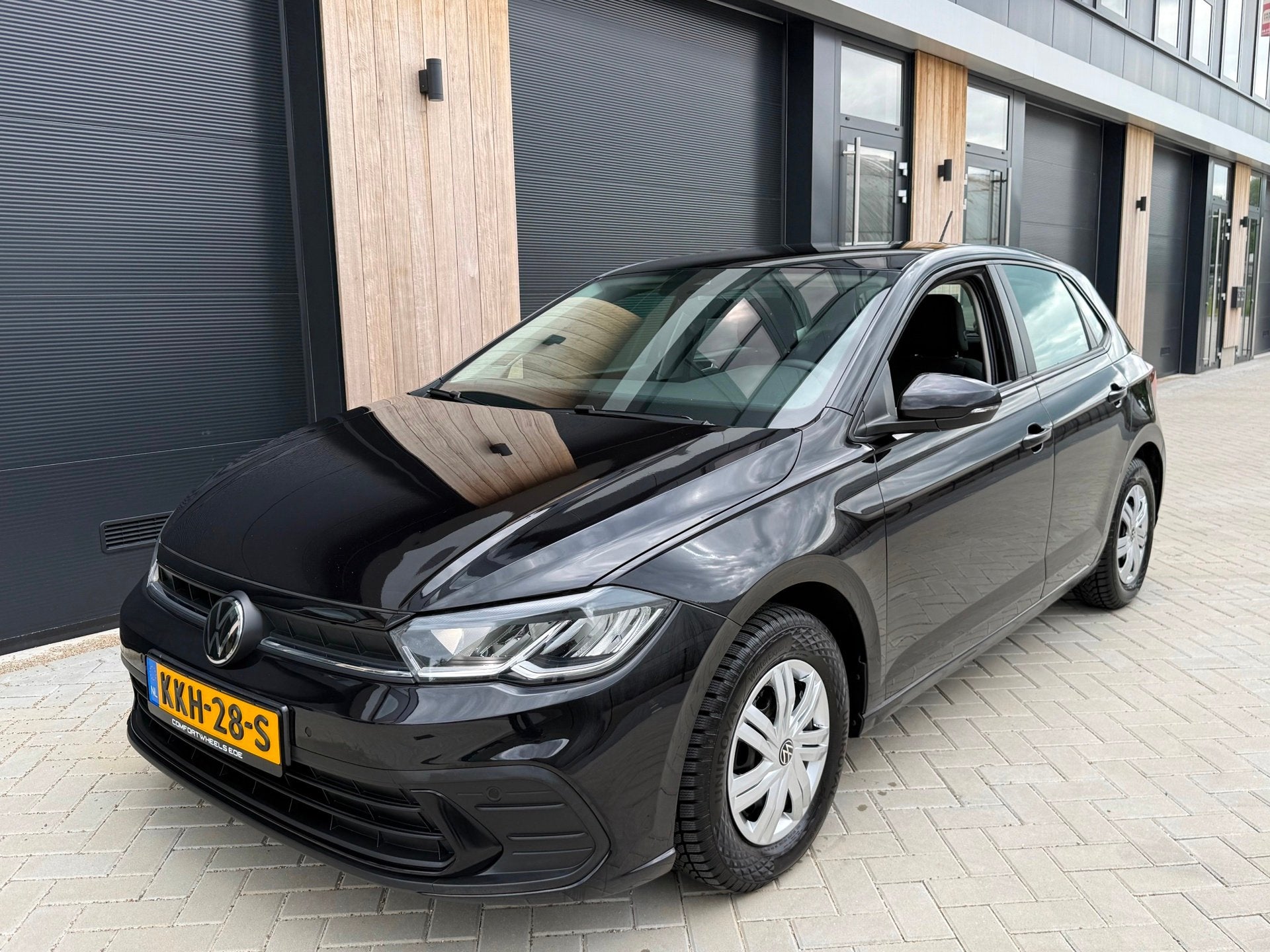 Volkswagen POLO 1.0 MPI Life (bj 2022) CarPlay|LED|Virtual D, Auto's, Volkswagen, Stof, Gebruikt, Euro 6, Zwart