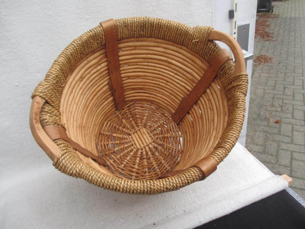 Smaakvolle GROTE zeegras /bamboe houten mand Japandi, Huis en Inrichting, Woonaccessoires | Schalen en Manden, Overige materialen