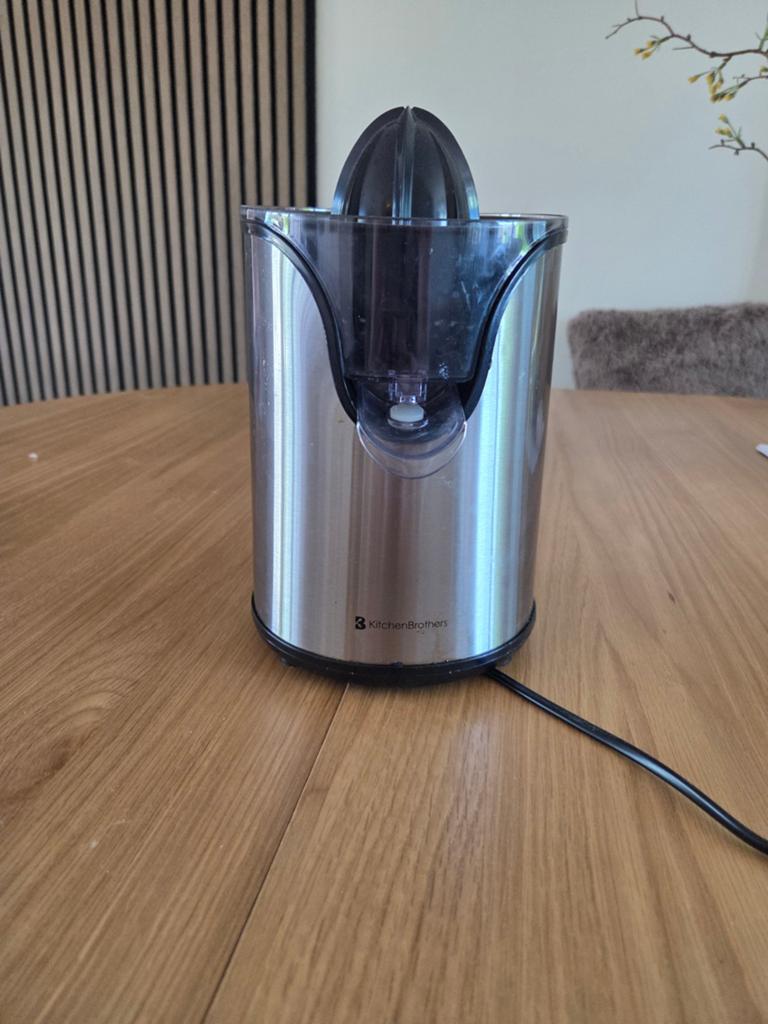 KitchenBrothers Citruspers - RVS Elektrisch, Ophalen of Verzenden, Zo goed als nieuw, Elektrisch, Citruspers