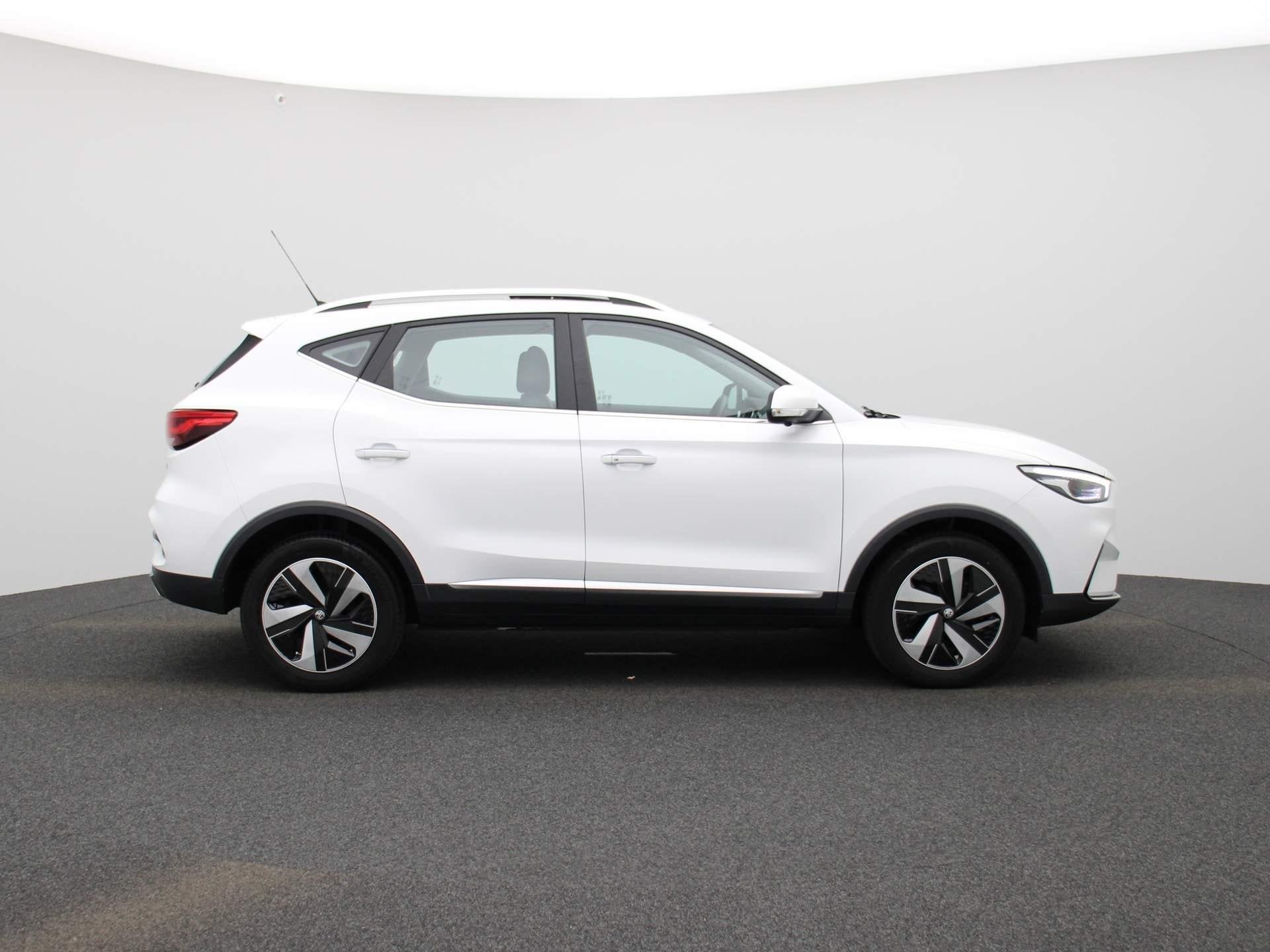 MG ZS EV Long Range Luxury 70 kWh Panoramadak | 360 Camera |, Auto's, Gebruikt, ZS, Wit, SUV of Terreinwagen