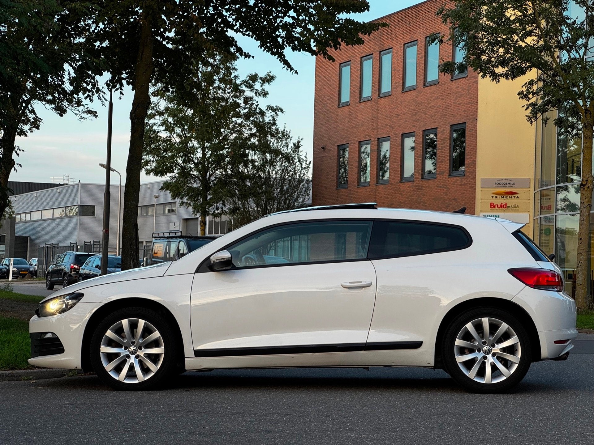 Volkswagen Scirocco 1.4 TSI Highline Plus|MOTORREVISIE|TOPON, Gebruikt, 4 cilinders, 4 stoelen, Wit