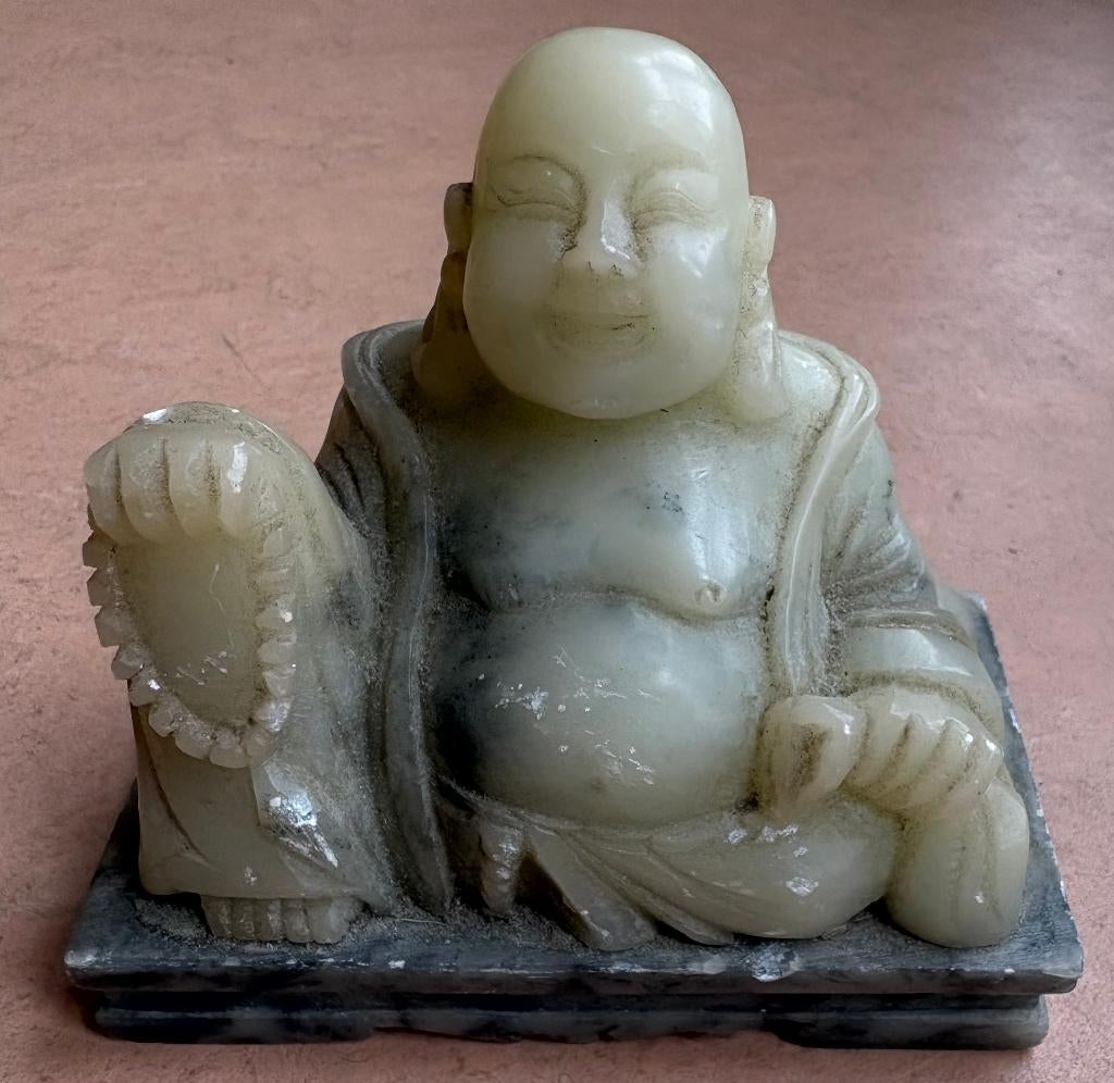 Mooie kleine lachende Boeddha, steen (jade?), Ophalen of Verzenden