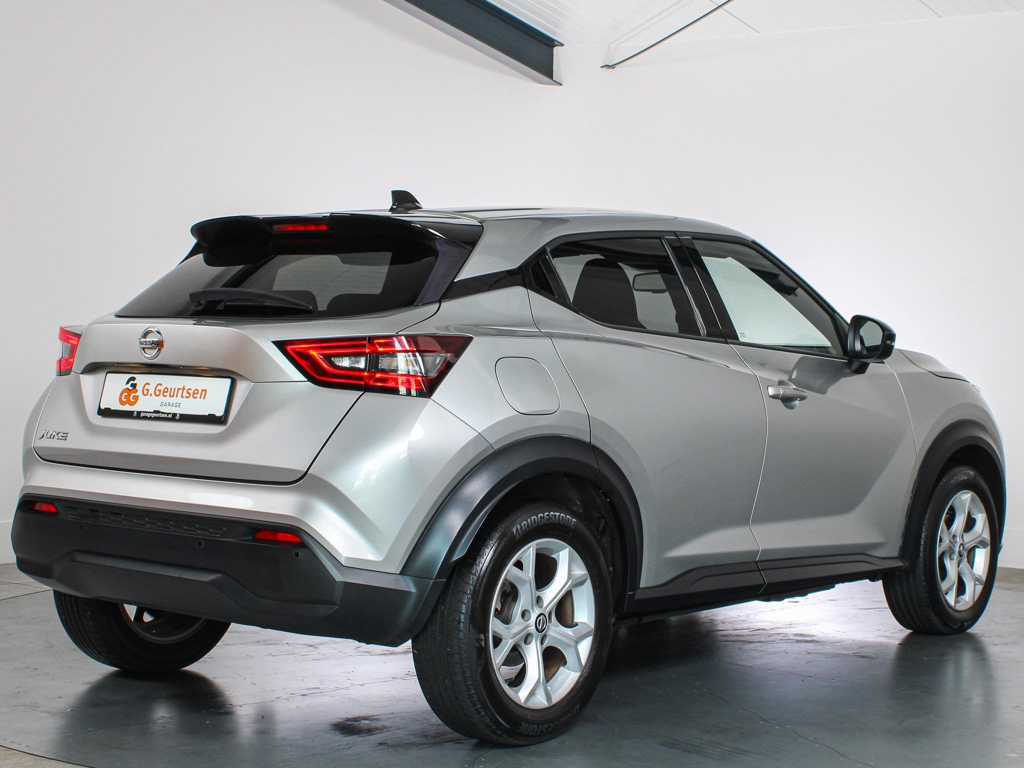 Nissan Juke 1.0 DIG-T N-Connecta Camera,, Auto's, 1176 kg, Bedrijf, 3 cilinders, 638 kg