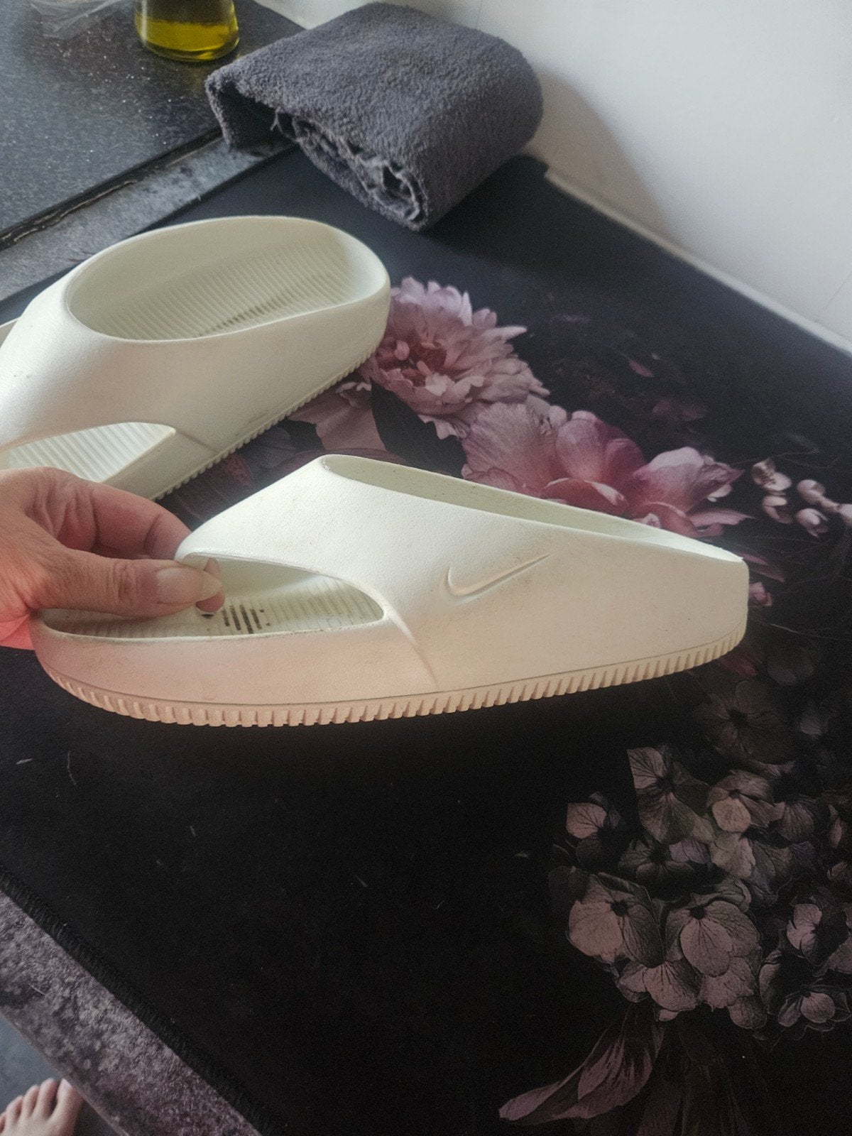 Nike dames slippers, Beige, Nike, Zo goed als nieuw, Ophalen