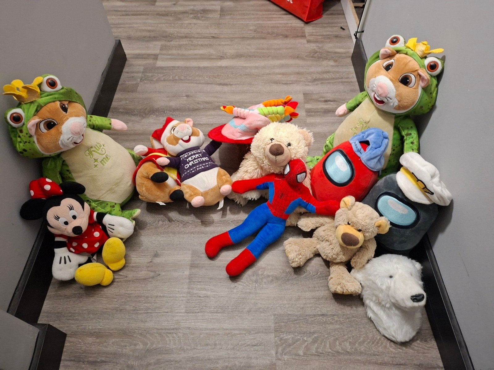 Diverse knuffels: Disney, Spiderman, Among Us en meer!, Muis, Disney, Ophalen of Verzenden, Middelgroot (20 tot 80 cm)