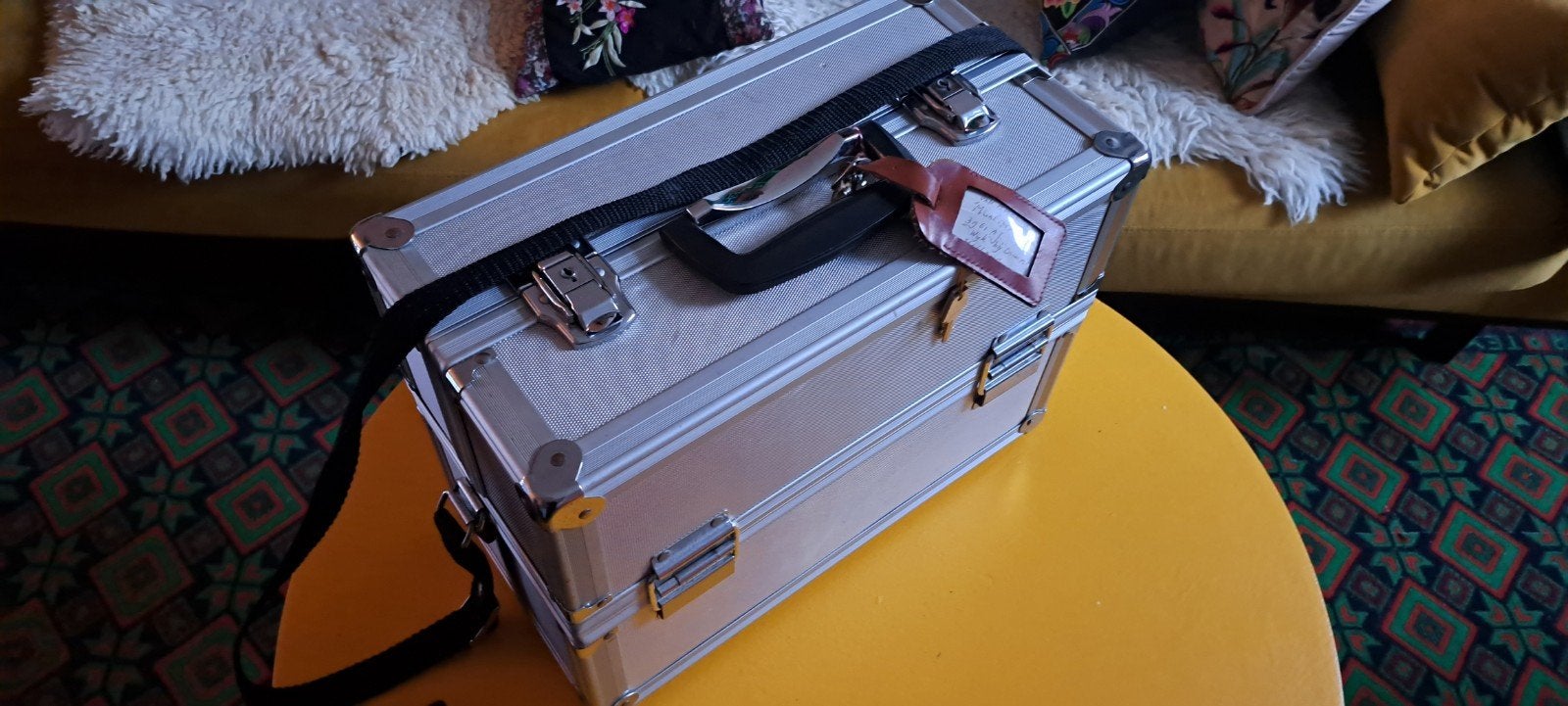 Aluminium make-up koffer met slot en schouderband, Gebruikt, Ophalen of Verzenden, Grijs, Met slot