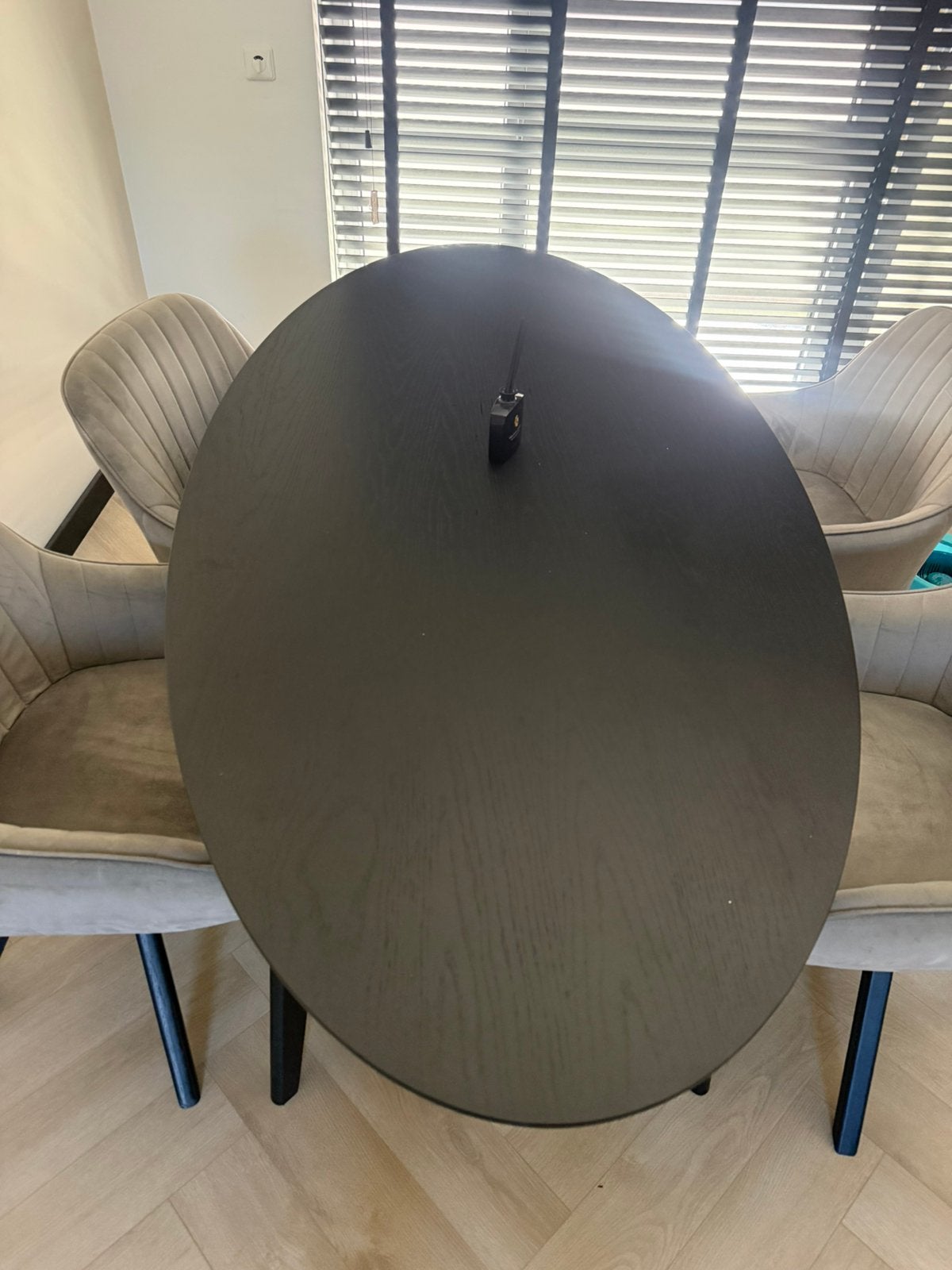 Zwarte eettafel te koop, Ophalen, Zo goed als nieuw