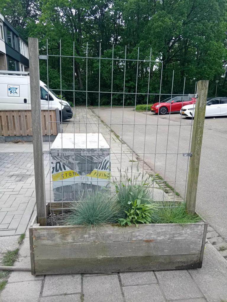 Houten plantenbak, Ophalen, 1 tot 2 meter, Minder dan 3 meter, Zo goed als nieuw