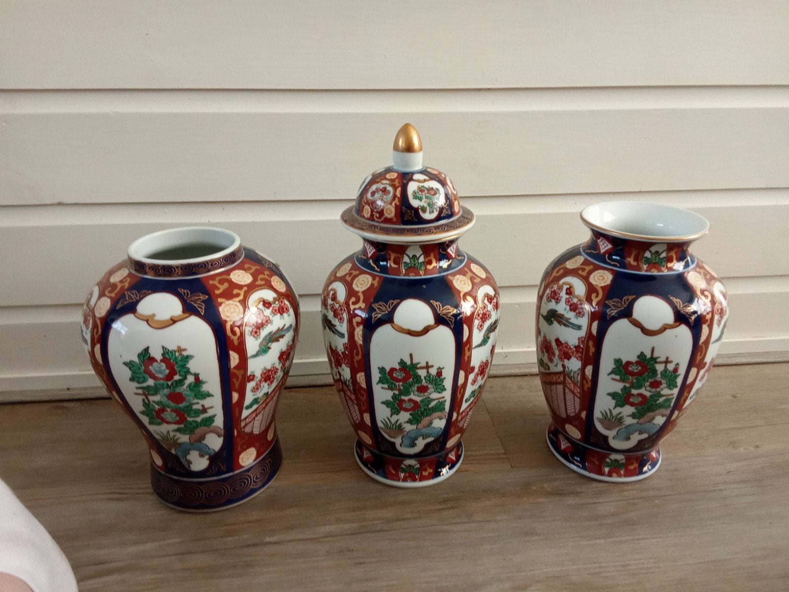 Set van 3 handgeschilderde Japanse vazen, Goldmade imari, Ophalen
