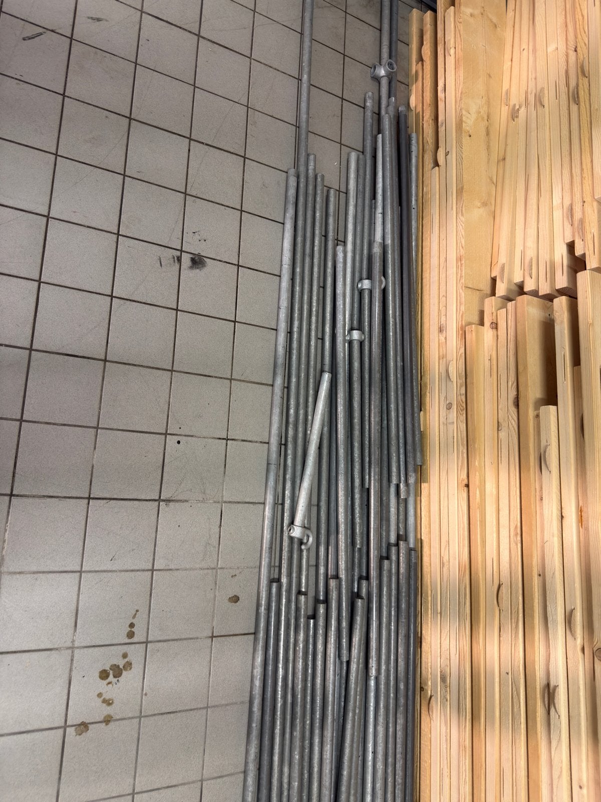 Metalen steiger buizen en koppelstukken voor constructie, Ophalen, Gebruikt
