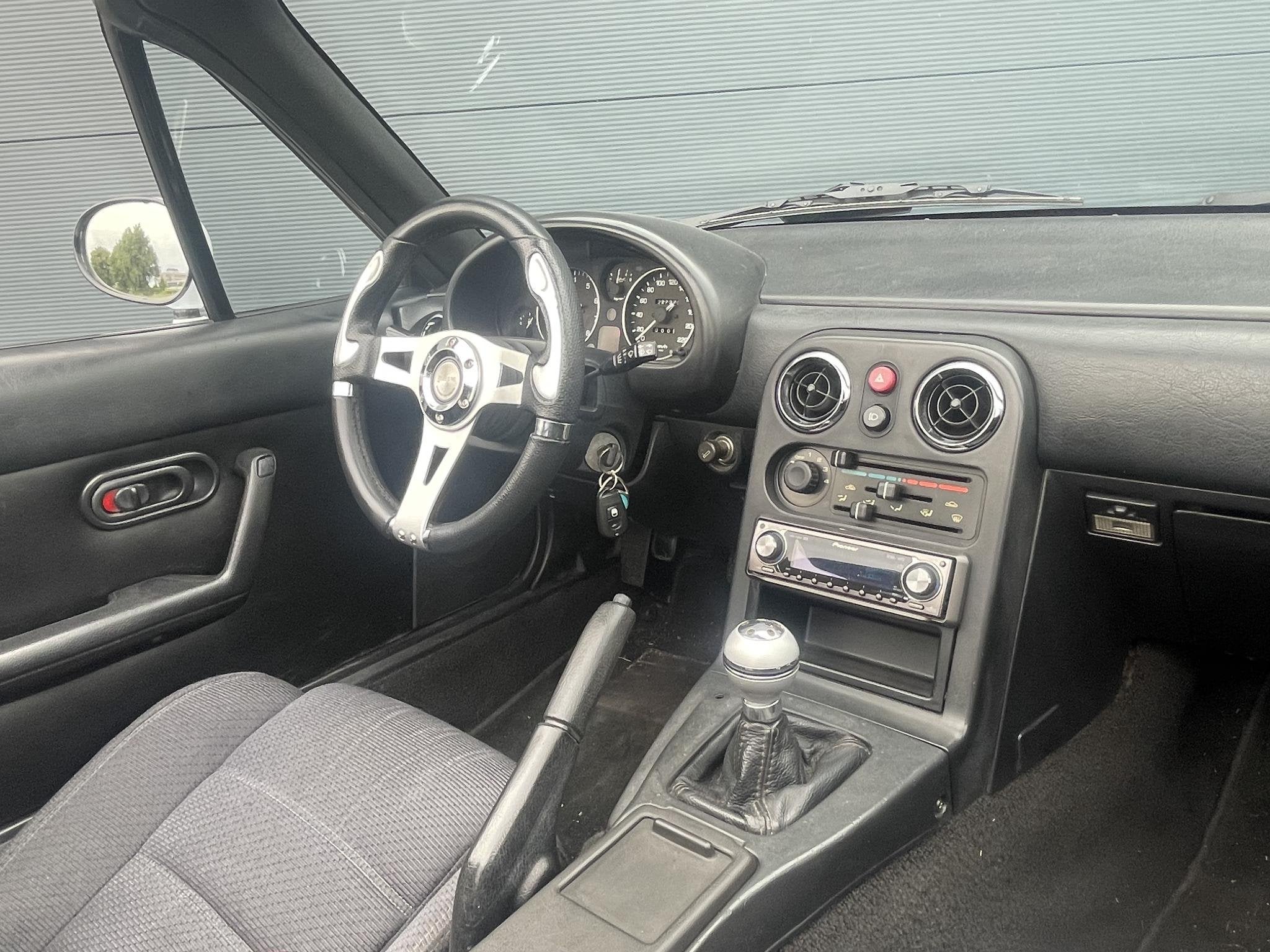 Mazda MX-5 1.6i-16V | Special custom made |, Auto's, Gebruikt, Zwart, 4 cilinders, Cabriolet
