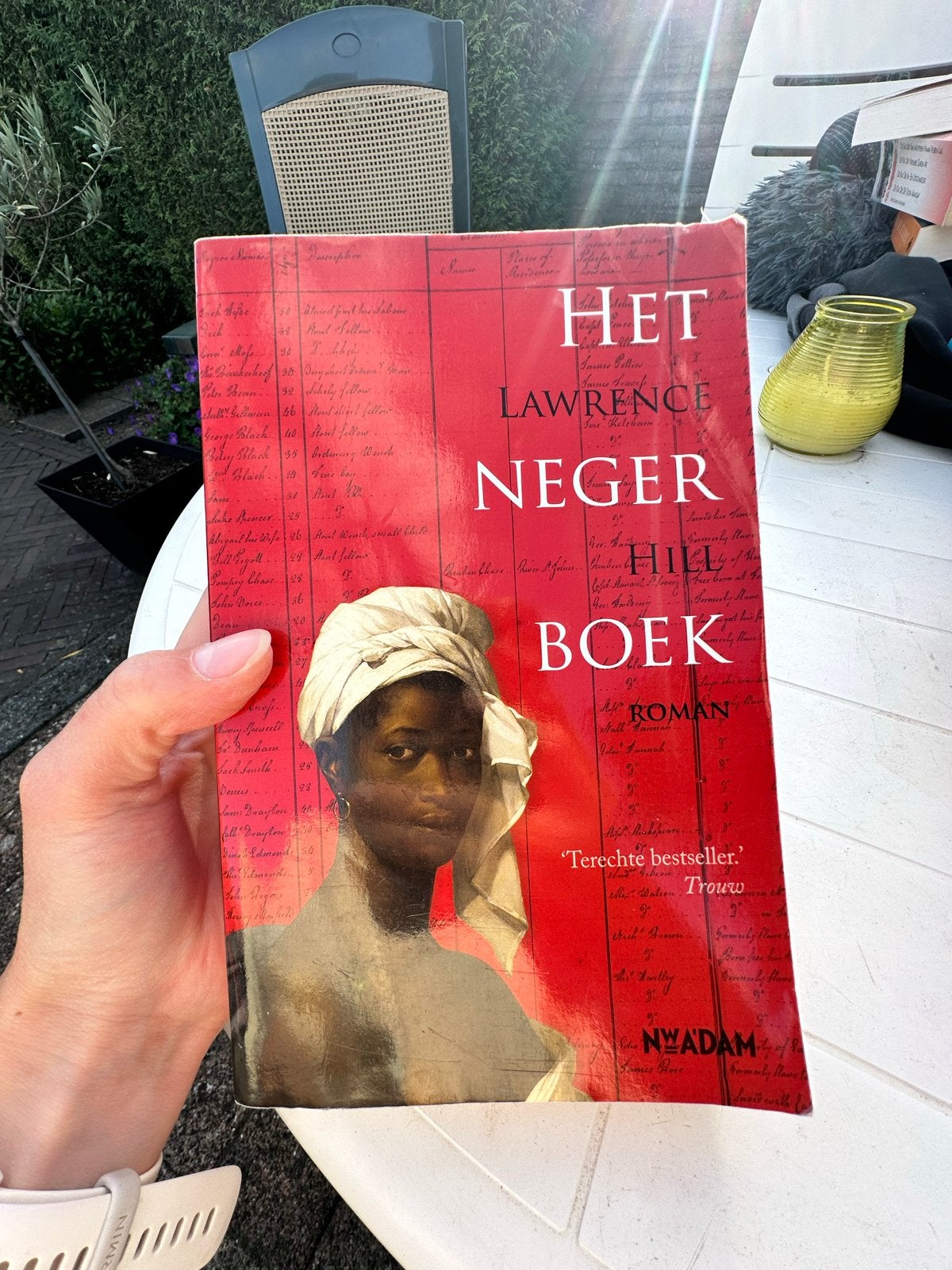 Het Negerboek - Lawrence Hill (Roman), Ophalen of Verzenden, Gelezen, Nederland