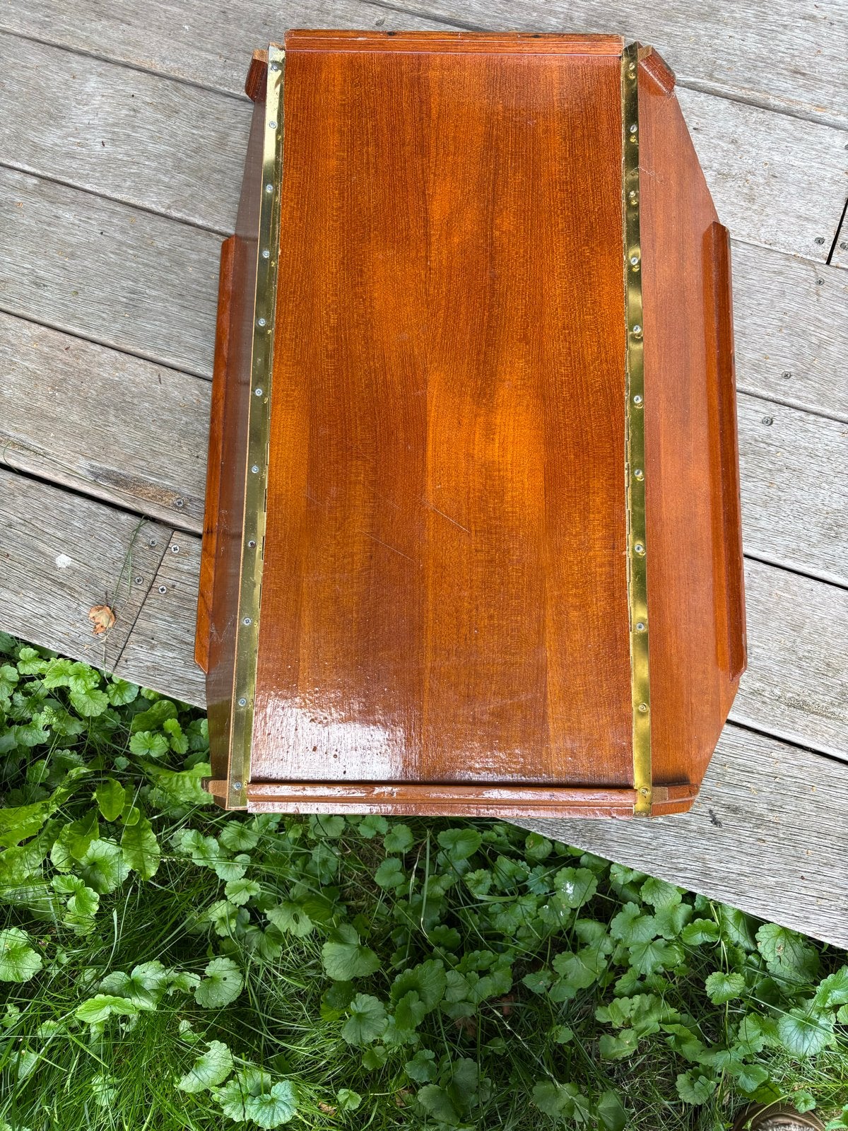 Opklapbare houten tafel met messing accenten en poot, Ophalen of Verzenden, Gebruikt, Interieur en Kussens