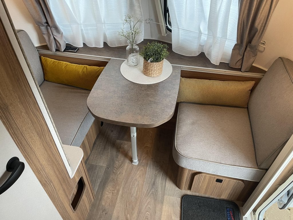 Eriba Touring 542 Legend, Caravans en Kamperen, Caravans, Overige typen, Standaardzit, Schokbreker, Bedrijf