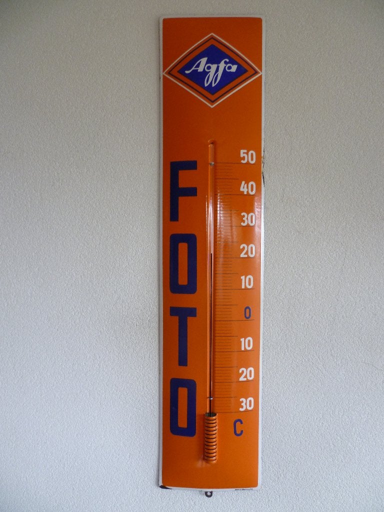 EMAILLE RECLAME THERMOMETER"AGFA  FOTO"UIT JAREN 50, Verzamelen, Ophalen of Verzenden, Gebruikt, Reclamebord