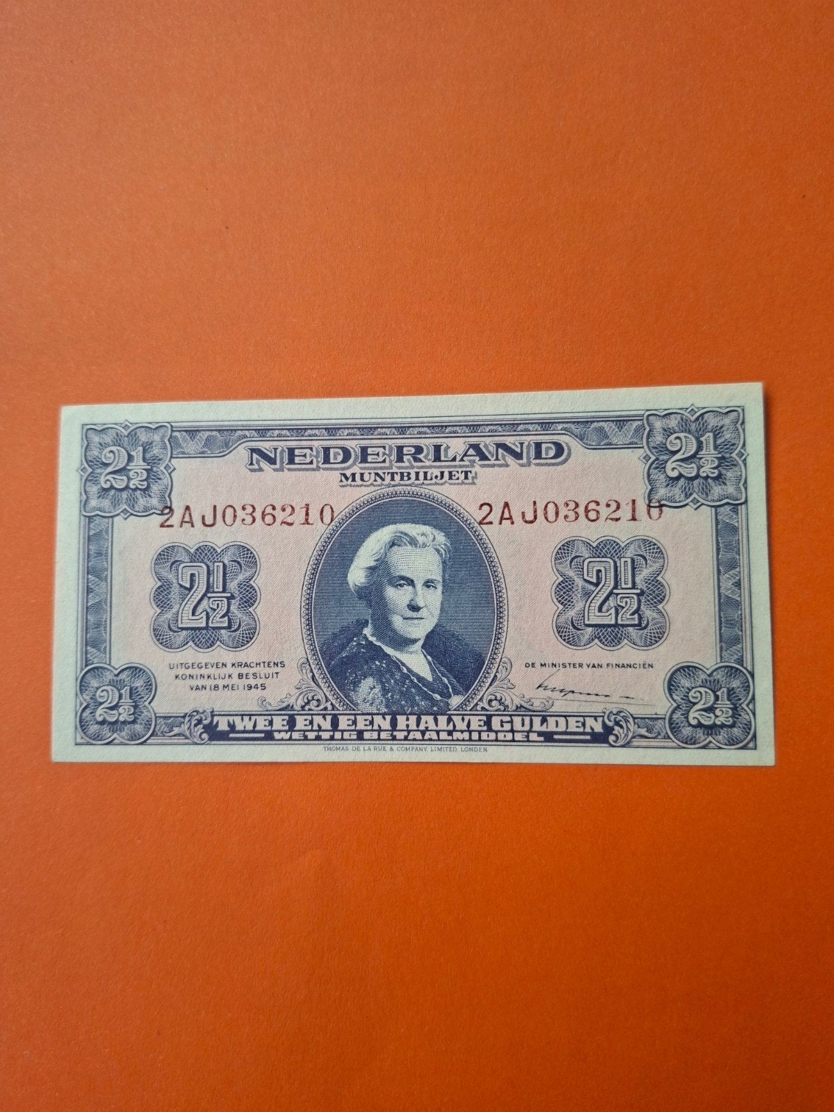2,5 gulden Wilhelmina uit 1945 in UNC
Serie nummer 2 AJ 0362, Ophalen of Verzenden, 2½ gulden, Los biljet