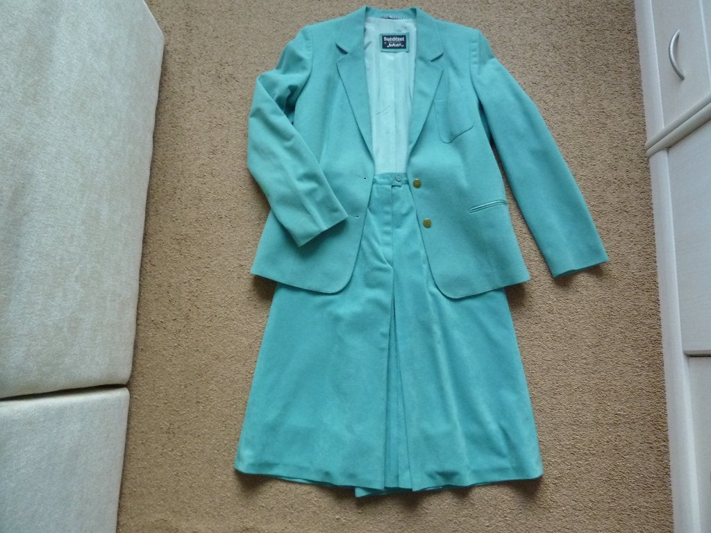 mintgroen Suedezet blazer set maat 36 nieuw, Kostuum of Pak, Nieuw, Ophalen of Verzenden, Maat 36 (S)