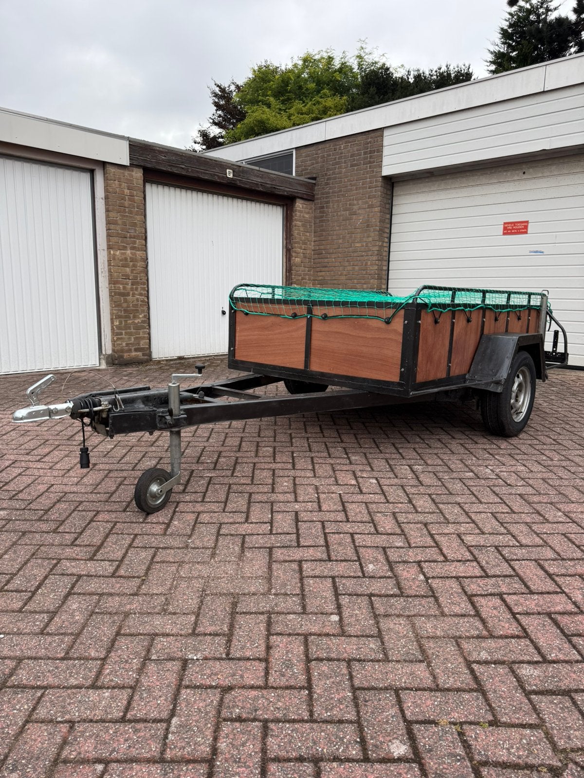 Nette enkelasser aanhanger 212 x 138 cm -nieuwe banden/bodem, Ophalen, Zo goed als nieuw