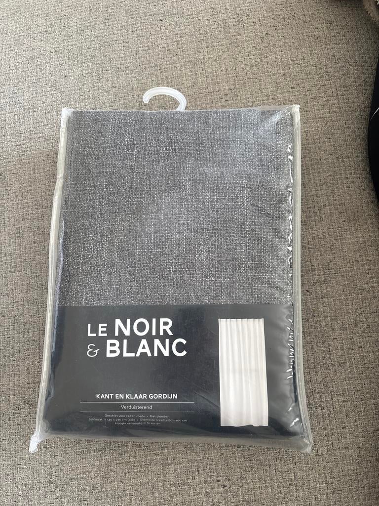 2x Le Noir & Blanc Verduisterend Gordijn - wit/grafiet 1263, Ophalen of Verzenden, Zo goed als nieuw