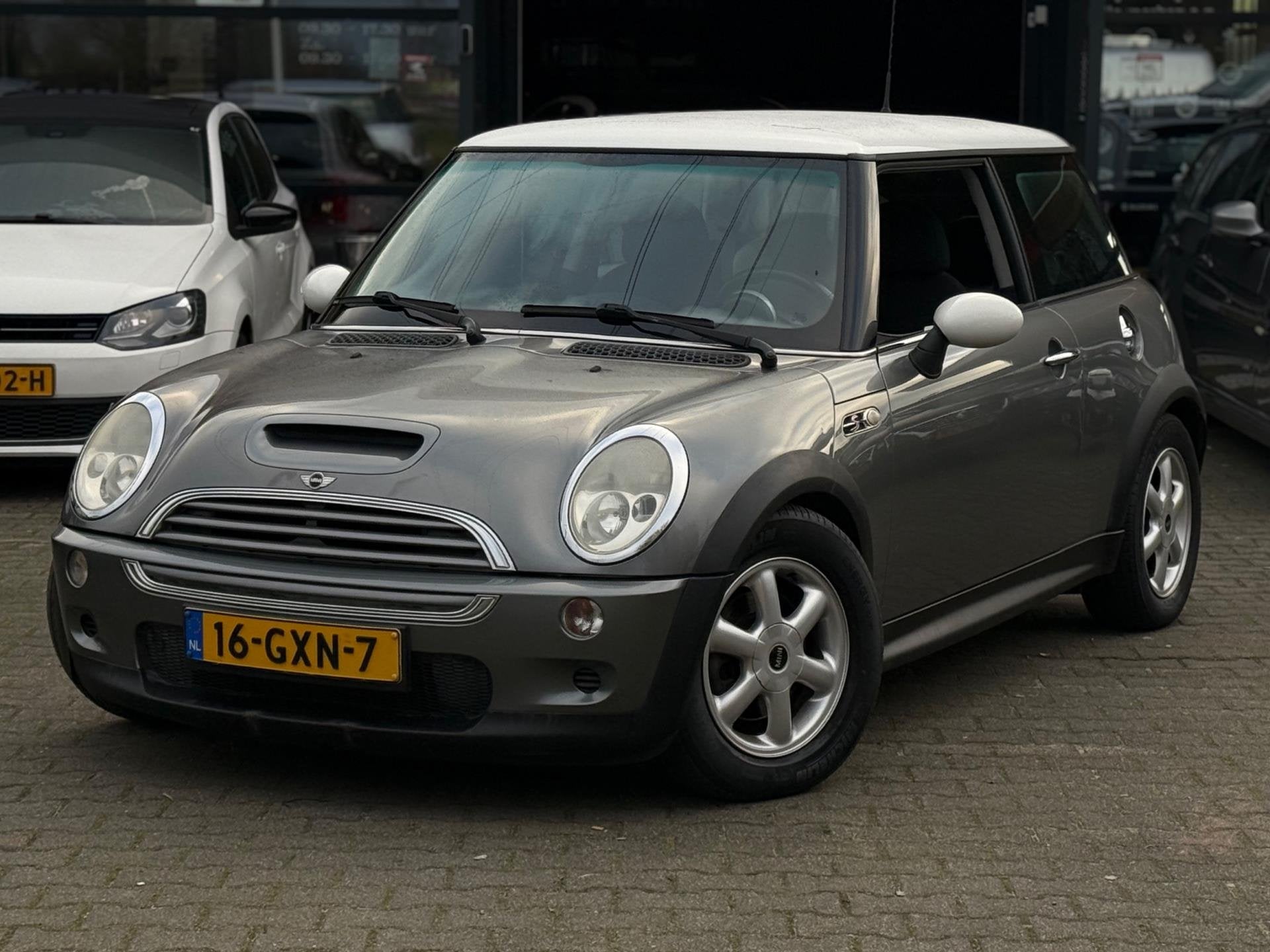Mini Mini 1.6 Cooper S AIRCO/LMVELGEN/RIJDT PERFECT/NETTE AU, Auto's, Voorwielaandrijving, Stof, Gebruikt, Zwart