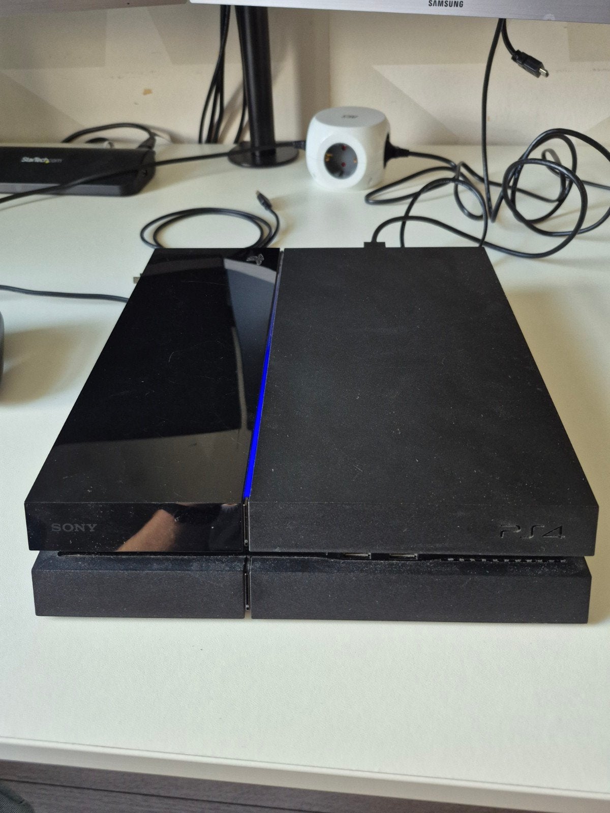 PlayStation 4 (PS4) met FIFA 22 en JBL Quantum 200 headset, Gebruikt, Ophalen of Verzenden, Eén computer, Sport