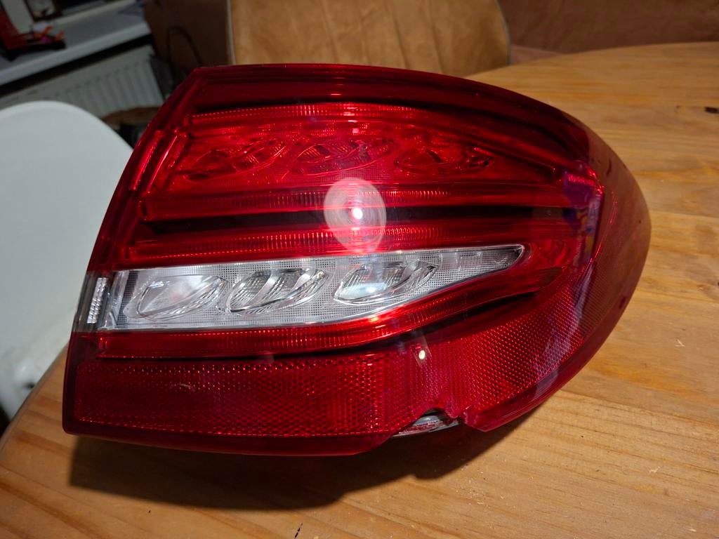 Achterlicht Mercedes-Benz C-Klasse W205 (rechts), Auto-onderdelen, Verlichting, Ophalen of Verzenden, Gebruikt, Mercedes-Benz