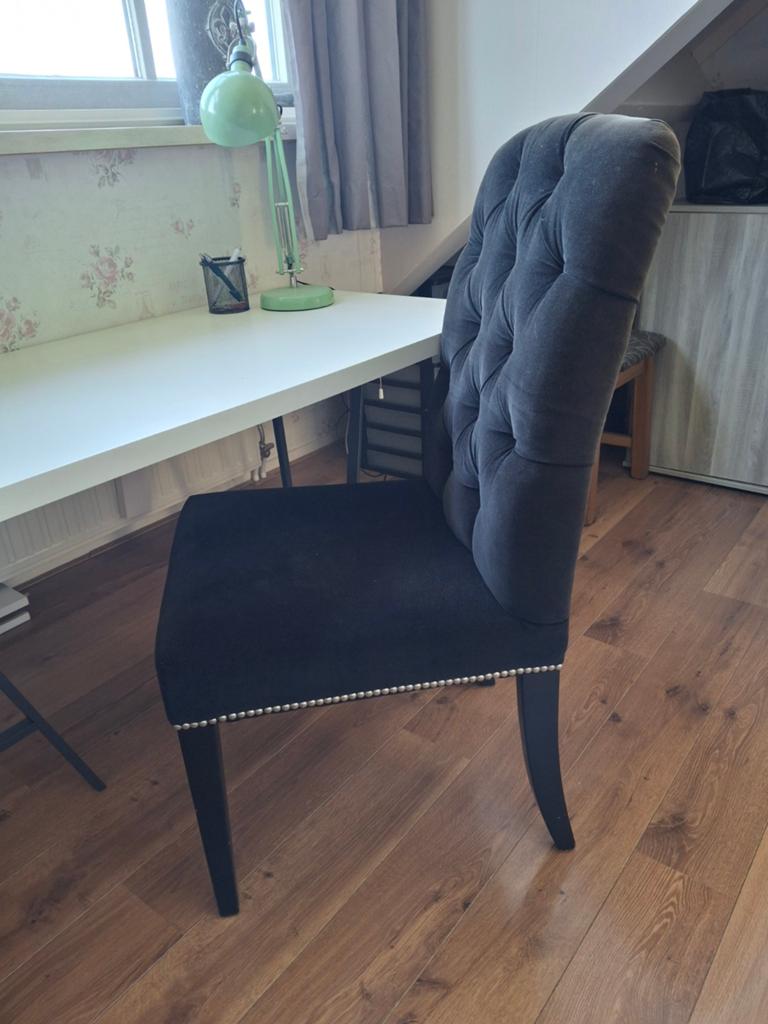 Eetkamerstoel met ring en knopen - Zwart fluweel, Huis en Inrichting, Stoelen, Ophalen, Gebruikt, Zwart, Eén