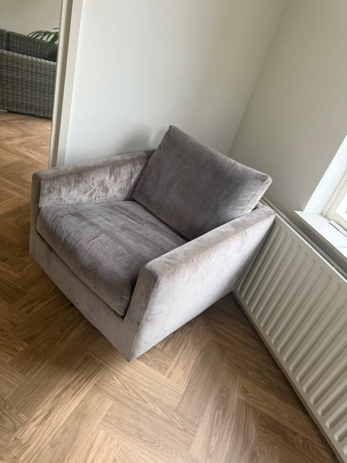 Velvet draai stoel nieuwe taupe, Huis en Inrichting, Banken | Sofa's en Chaises Longues, Ophalen, Zo goed als nieuw, Eenpersoons
