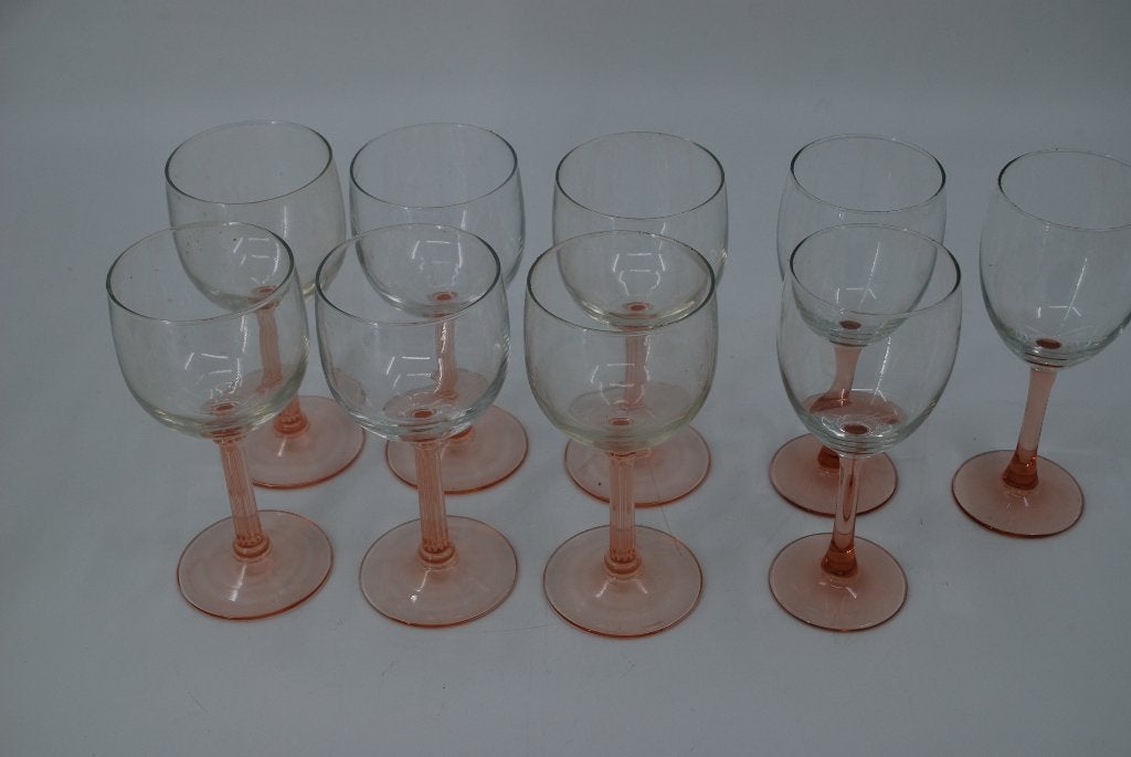 Wijnglazen met roze voet (6) en (3), Antiek en Kunst, Ophalen of Verzenden