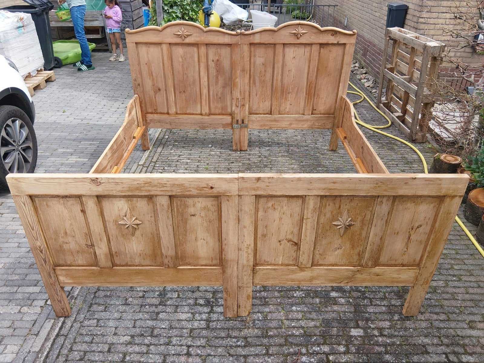 Antiek grenen bed 200 x 190 (L x B), Antiek en Kunst, Antiek | Meubels | Bedden, Ophalen