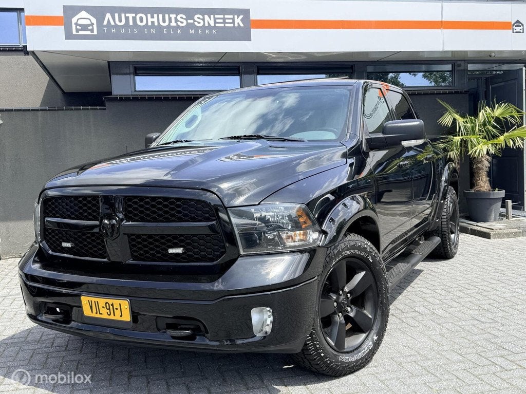Dodge Ram 1500 4X4 5.7 V8 Crew Cab 5'7 Longhorn 2021 402pk, Auto's, Dodge, Automaat, 5654 cc, Automatische klimaatregeling, Bedrijf
