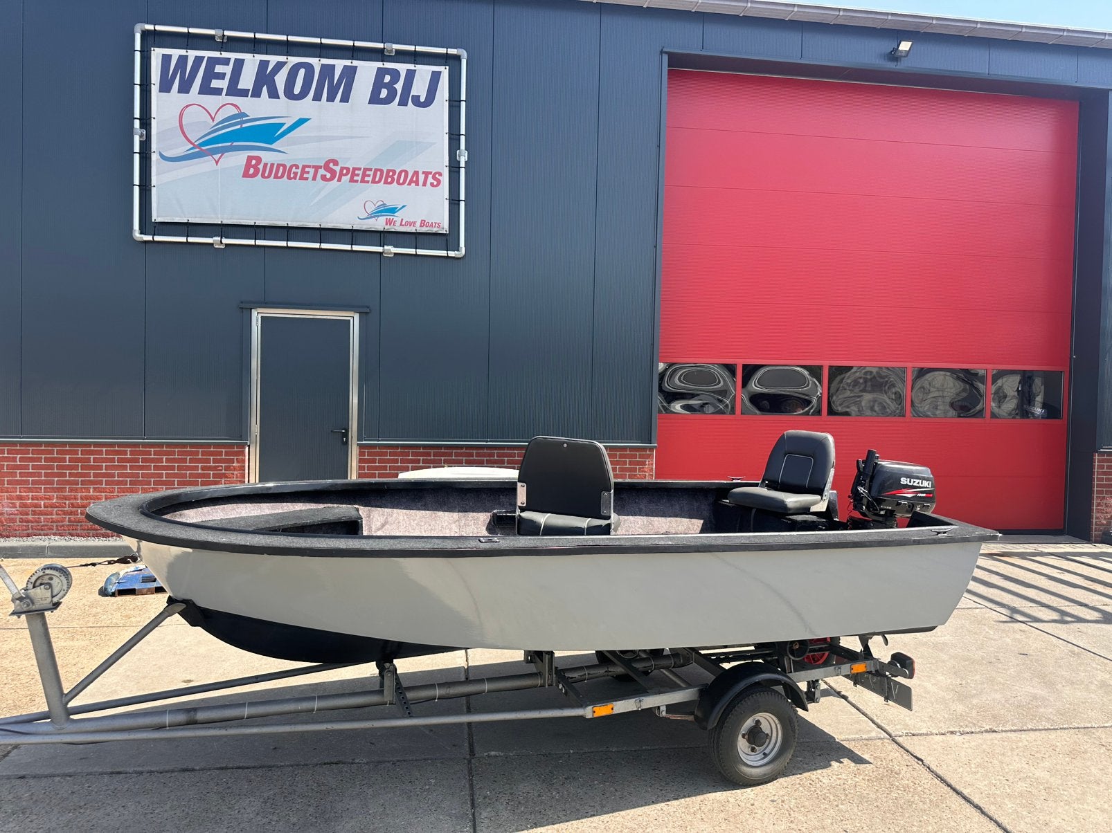 Zeer nette visboot compleet met Suzuki 6pk 4-takt en trailer, Tot 10 pk, Ophalen of Verzenden, Zo goed als nieuw, Buitenboordmotor