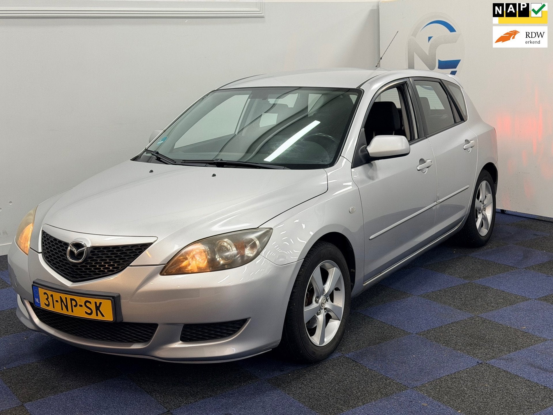 Mazda 3 Sport 1.6 Touring / AUTOMAAT / AIRCO / NAP, Dealer onderhouden, Gebruikt, 4 cilinders, Origineel Nederlands