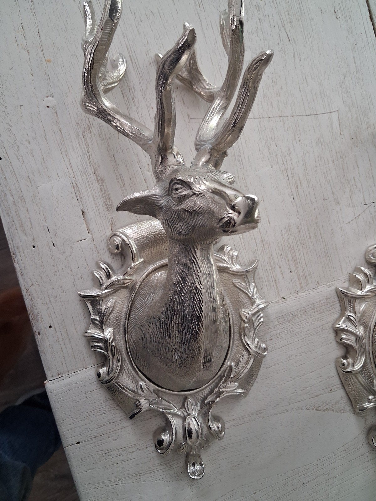 Te koop mooie metalen hertenkopjes, Ophalen of Verzenden