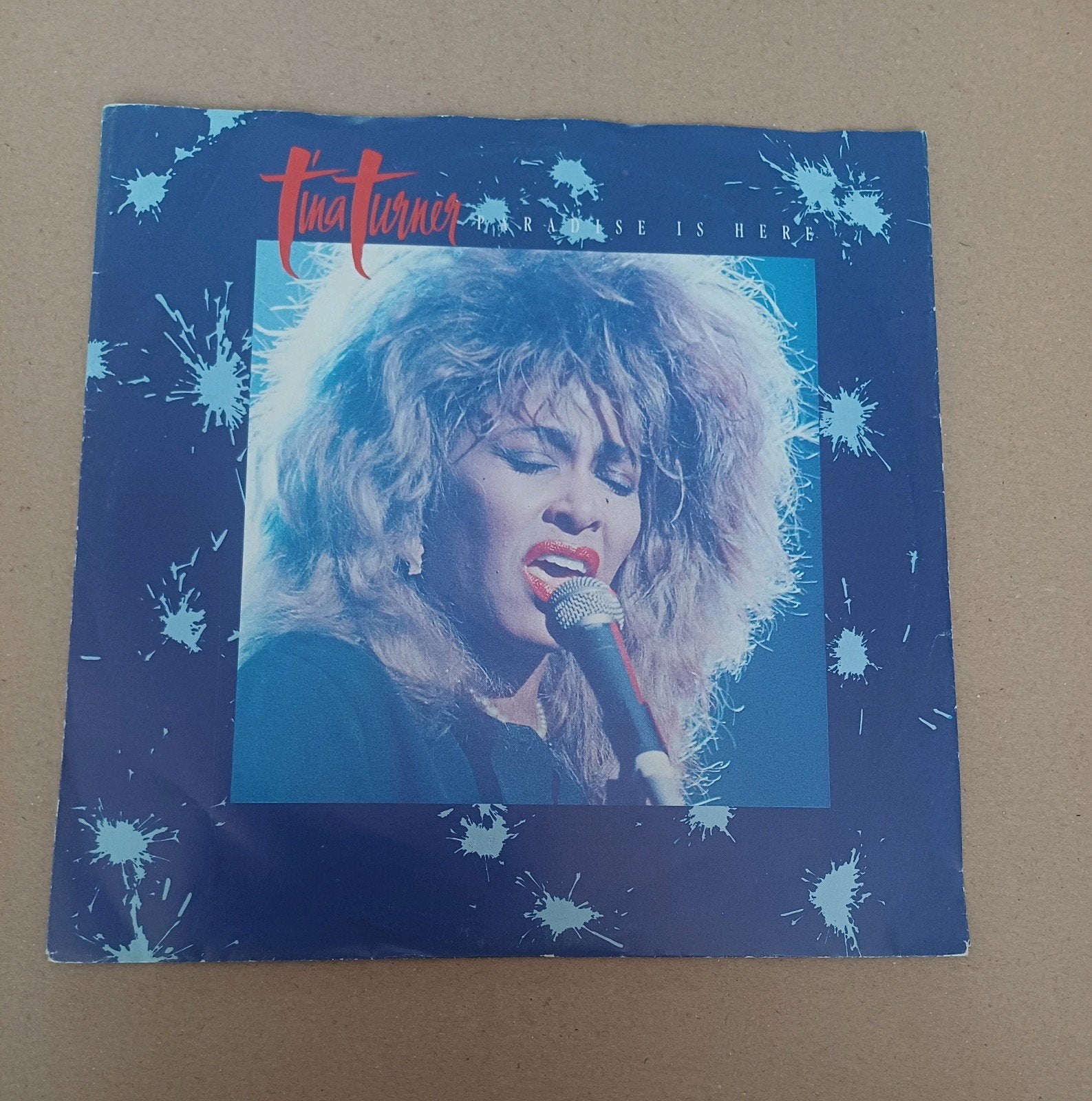 Tina  Turner  - Paradise Is Here, Beschermende buitenhoes, Ophalen of Verzenden, Gebruikt, Pop