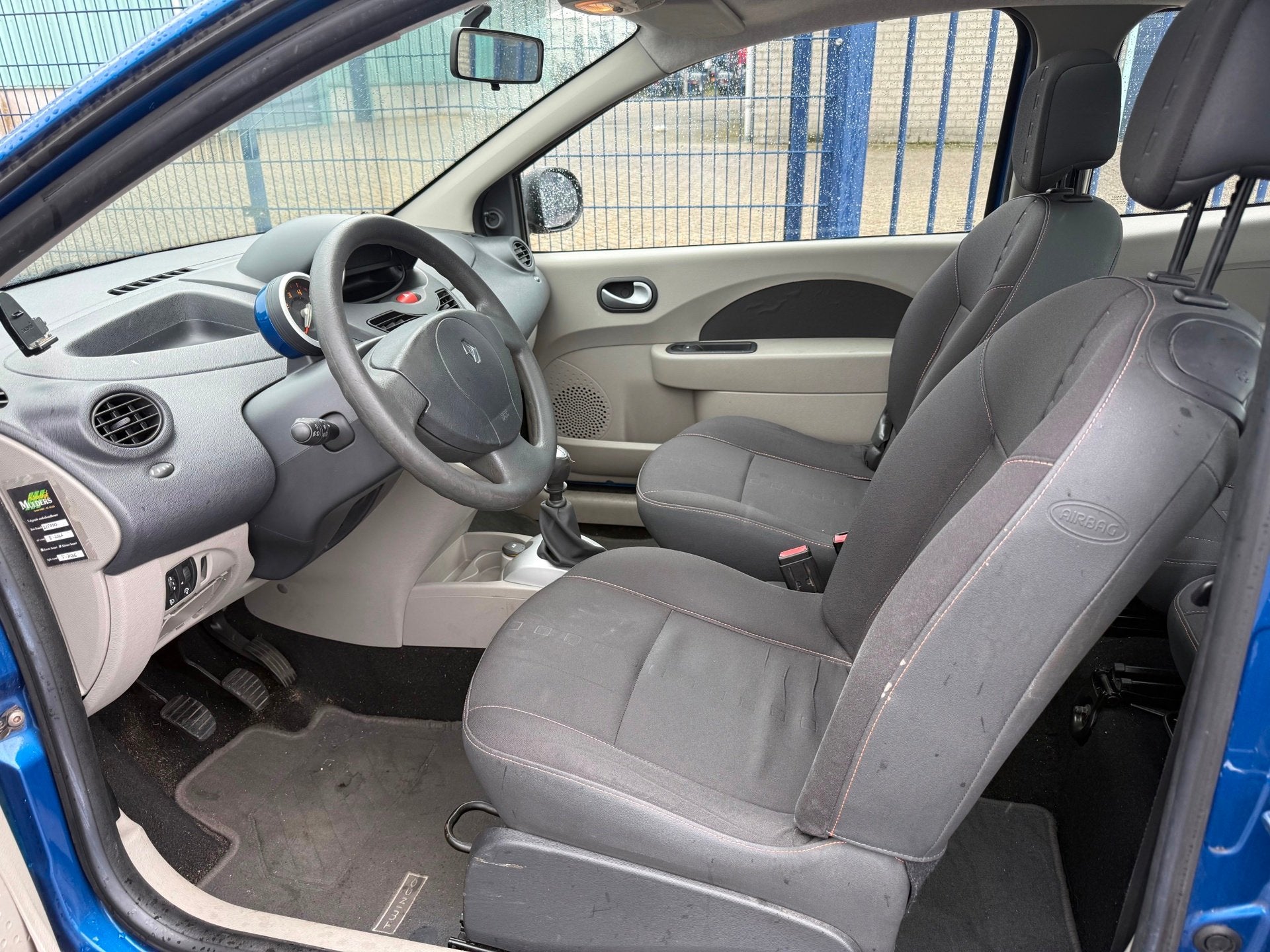 Foto 13 van Renault Twingo 1.2-16V SPORT*AIRCO*16 INCH*AKTIEPRIJS!