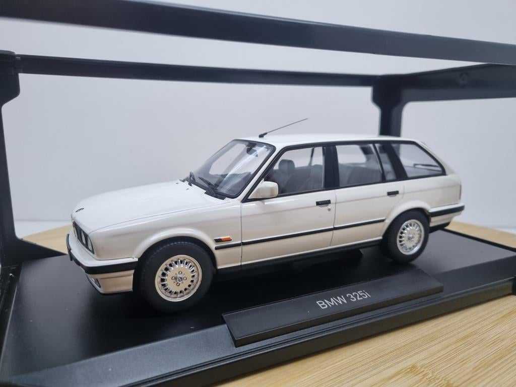 Norev BMW 3-Serie Touring 325i E30 wit 1:18 Limited Edition, Auto, Norev, Ophalen of Verzenden, W