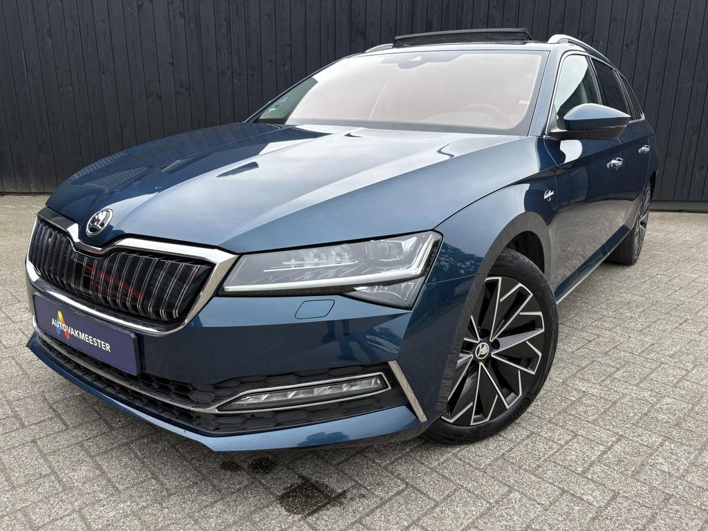 Skoda Superb 1.4 TSI iV Sportline Business Laurin & Klement, Auto's, Skoda, Gebruikt, Zwart, 4 cilinders, Blauw
